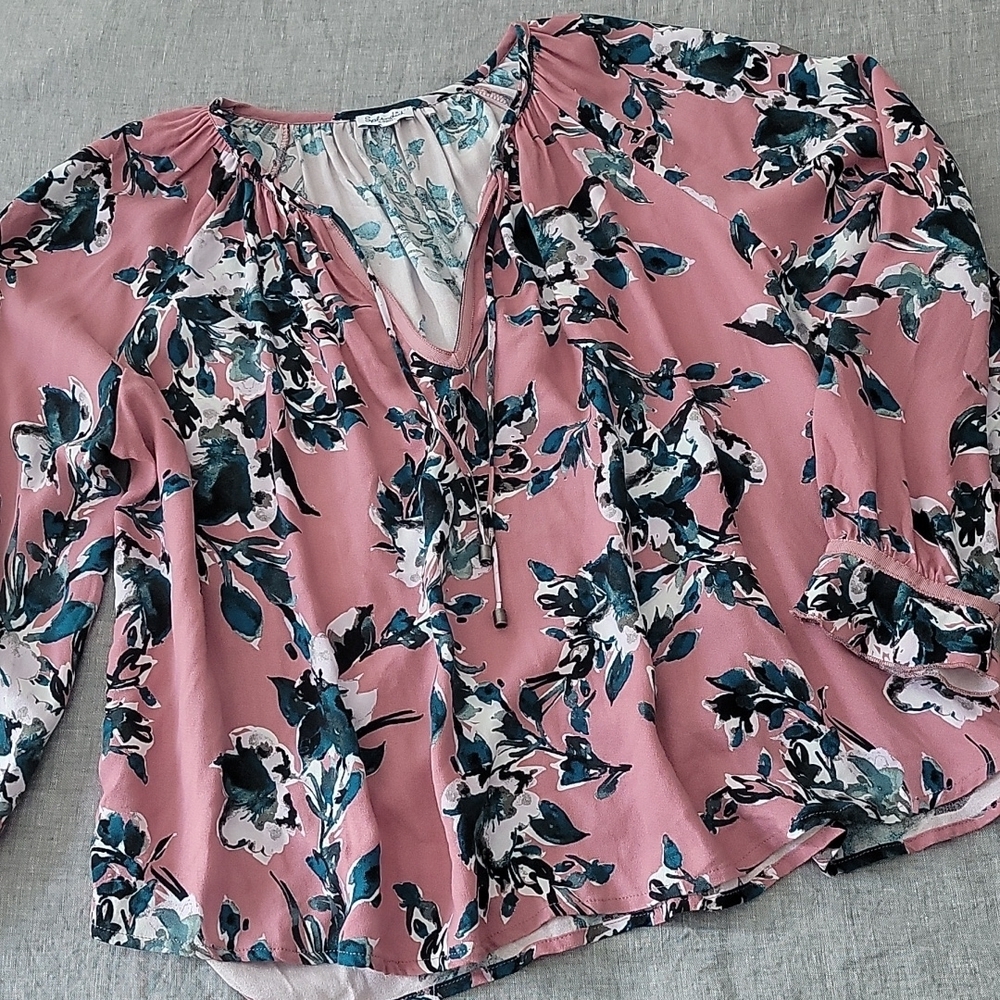 Splendid Rose Floral Blouse - Picture 2 of 11
